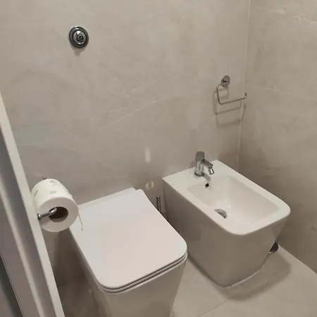 Confortevole Con Un'ampia Da Letto Apartament Neapol